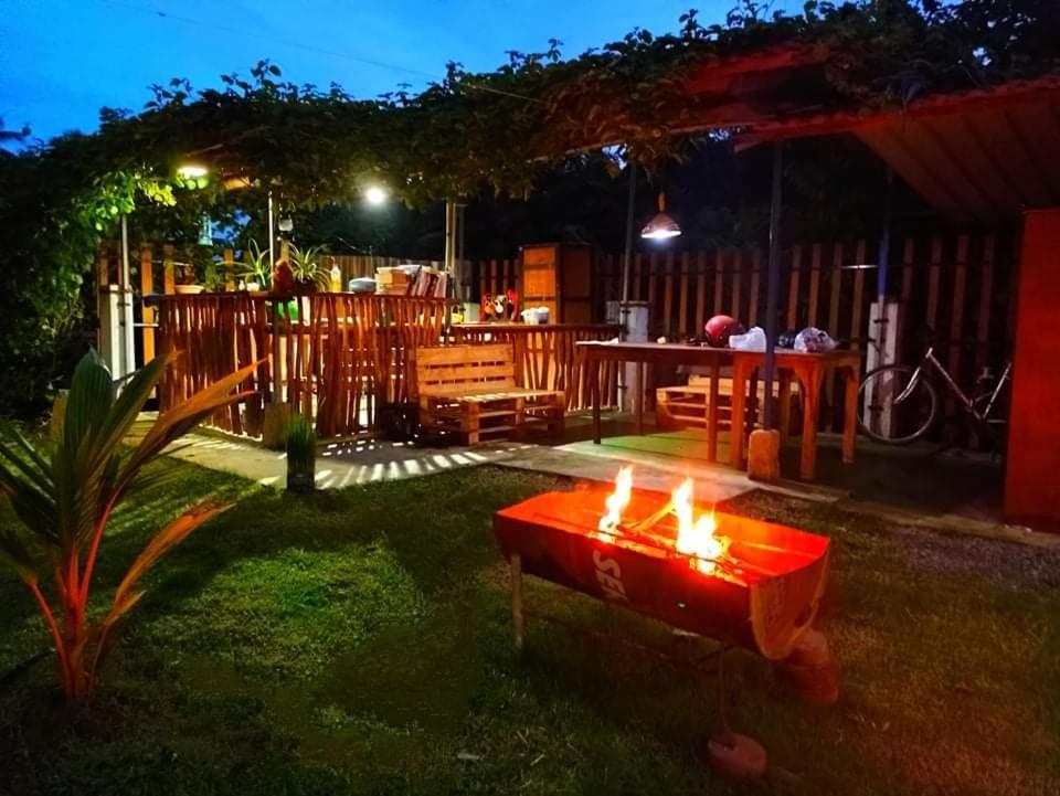Hotel Hilltop Bungalow Mirissa Exterior foto
