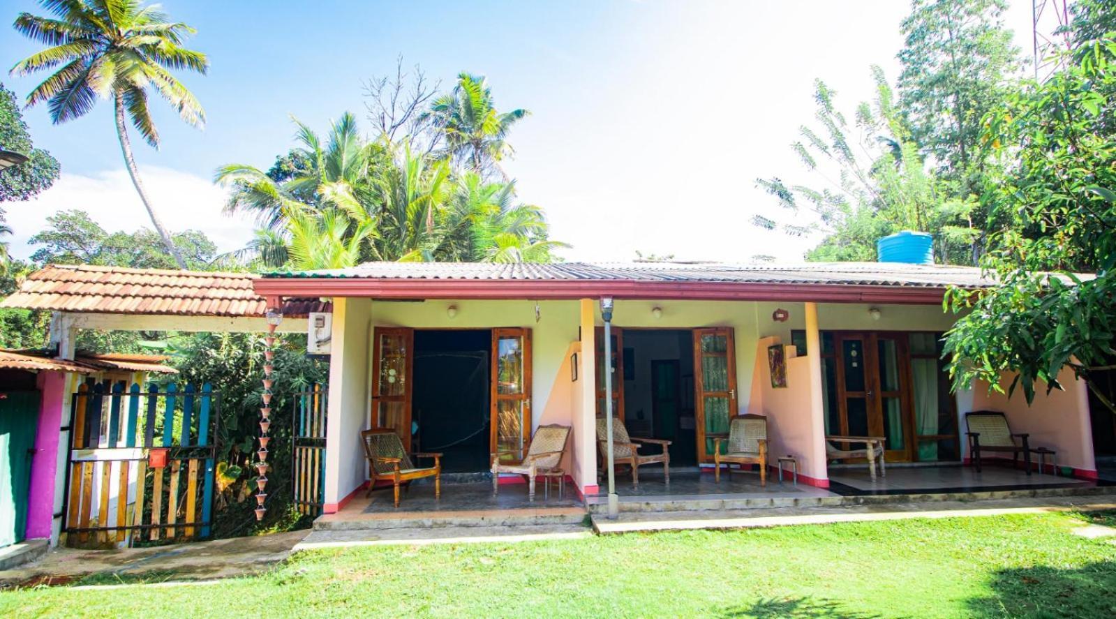 Hotel Hilltop Bungalow Mirissa Exterior foto